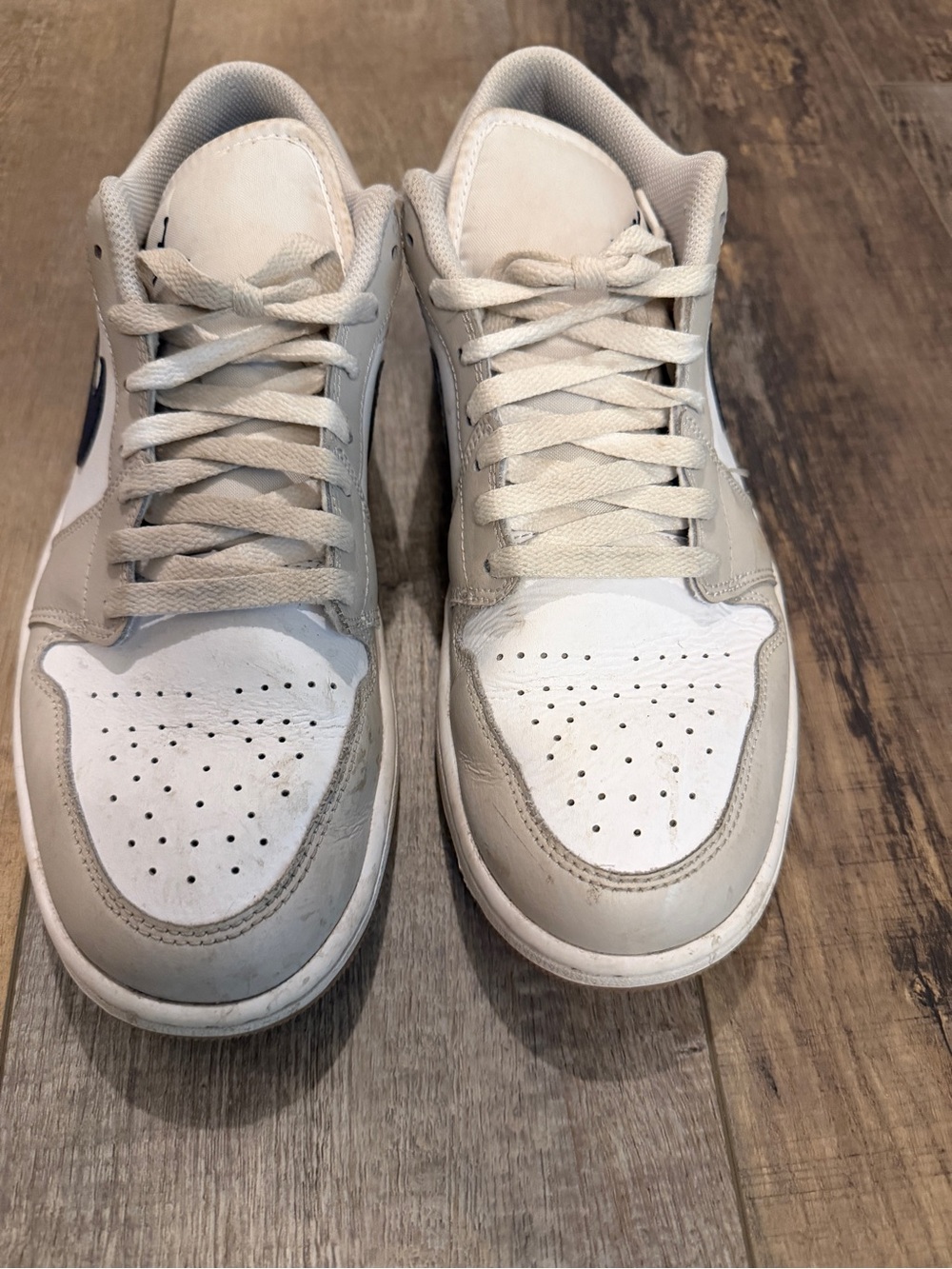Air Jordan 1 Low Midnight Navy Neutral Grey